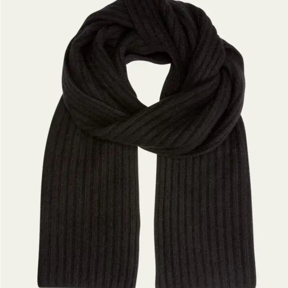Portolano Ribbed Black Cashmere Scarf - Picture 3 of 13